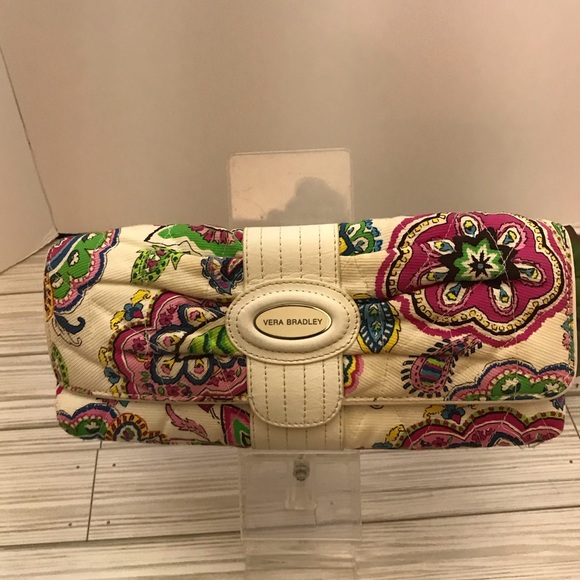 Cute colorful vera Bradley clutch - Picture 3 of 11